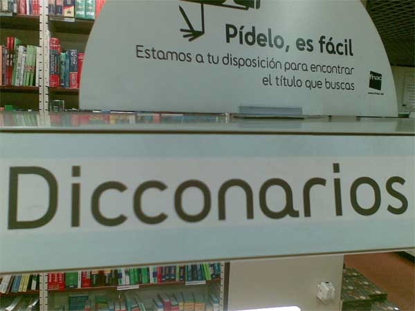 Dicconarios en la Fnac