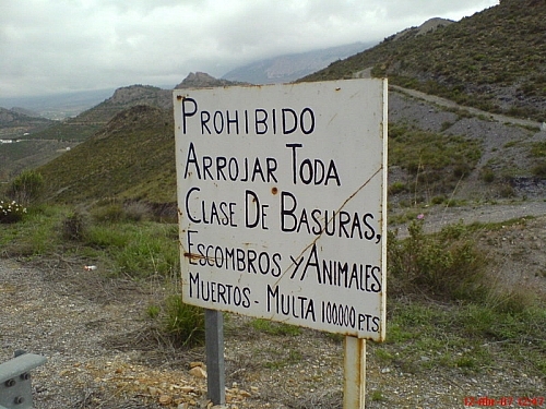Prohibido-Arrojar-Muertos